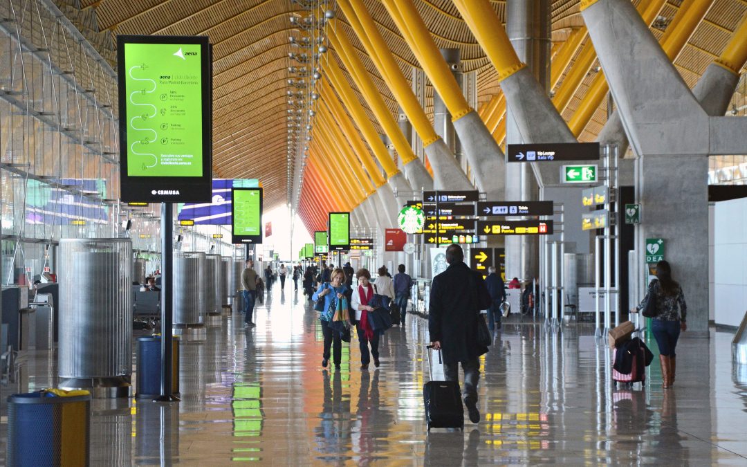 Taxi pour l'aéroport ou uber ? Avantages et inconvénients