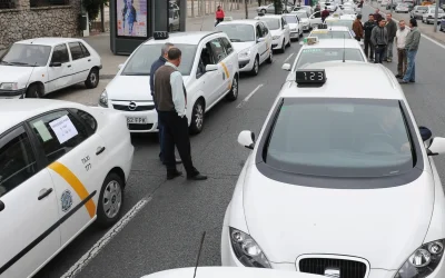 Taxi Sevilla: El Ayuntamiento desmantela el monopolio en el aeropuerto