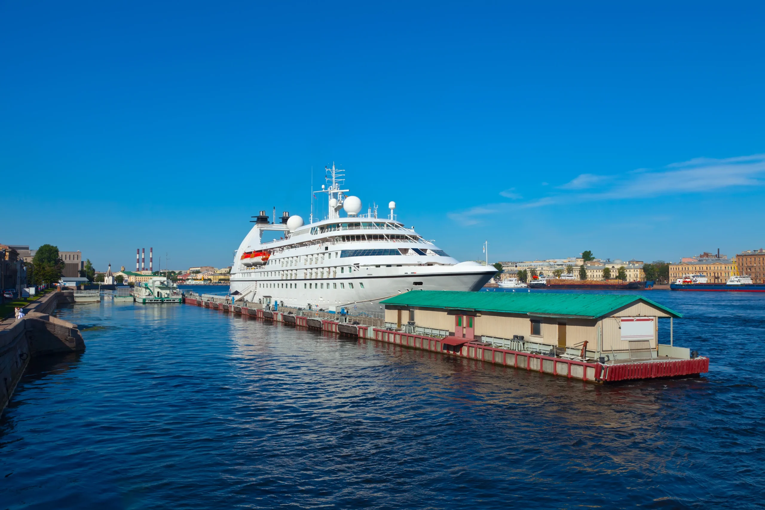 cruceros en el puerto de san petersburgo cruceros en el puerto de san petersburgo