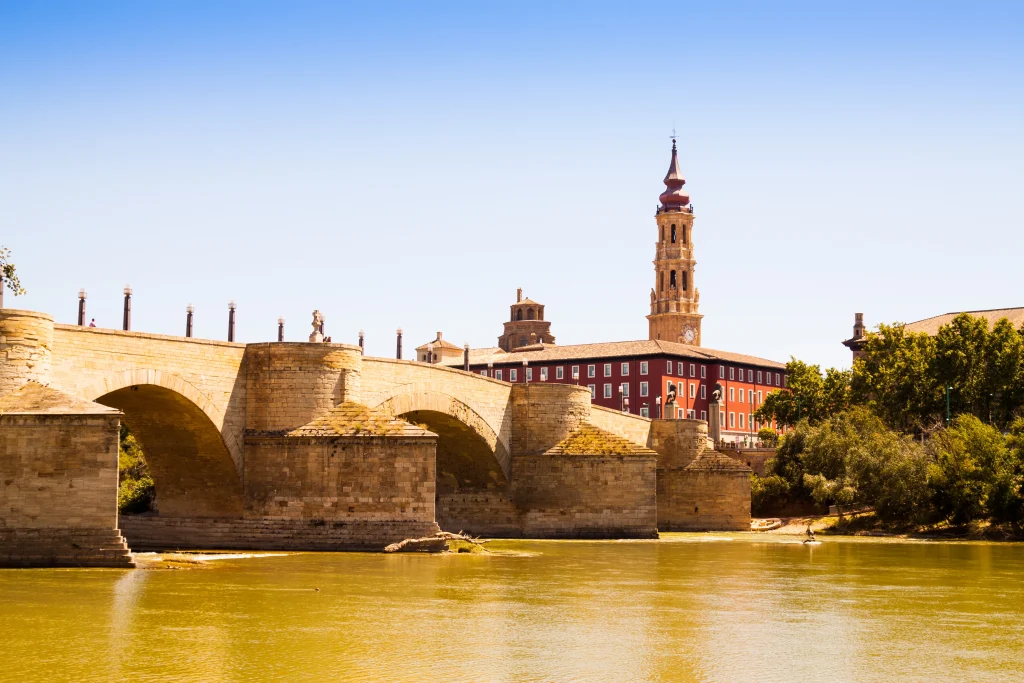 puente de piedra en zaragoza aragon puente de piedra en zaragoza aragon