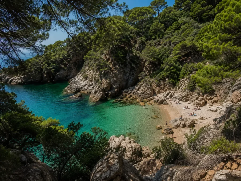 Cala pequeña en Girona