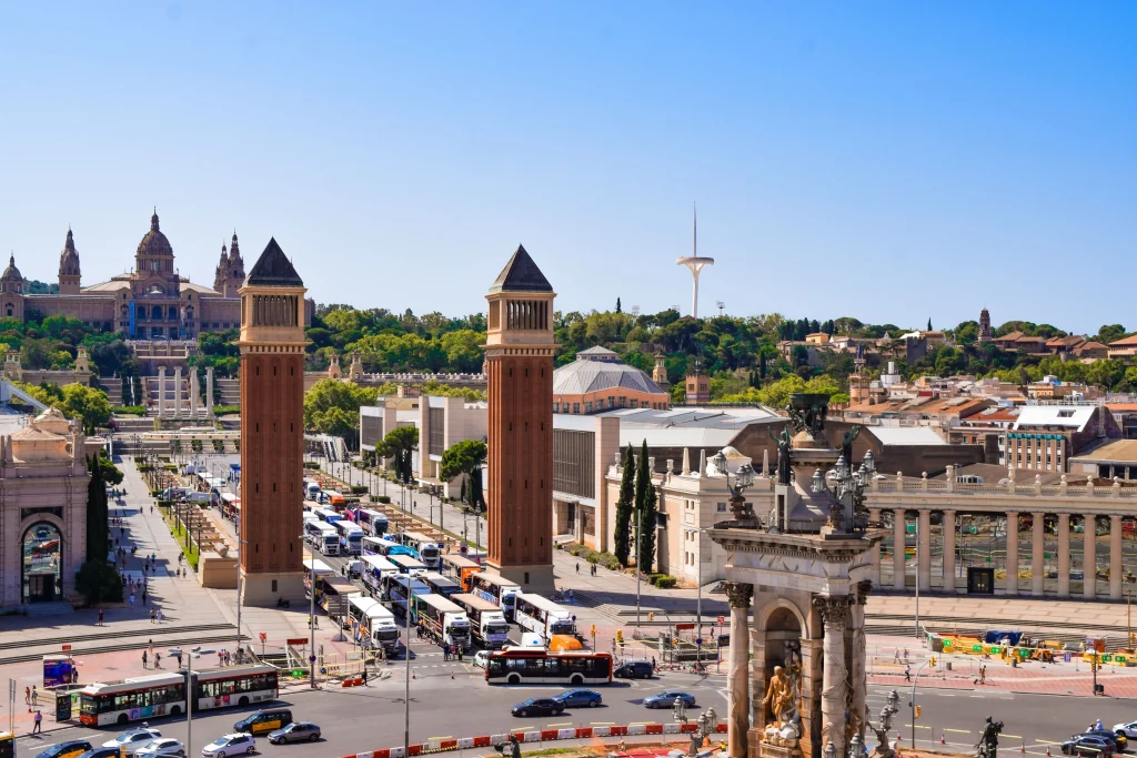 Plaza España Barcelona con tráfico Plaza España Barcelona con tráfico