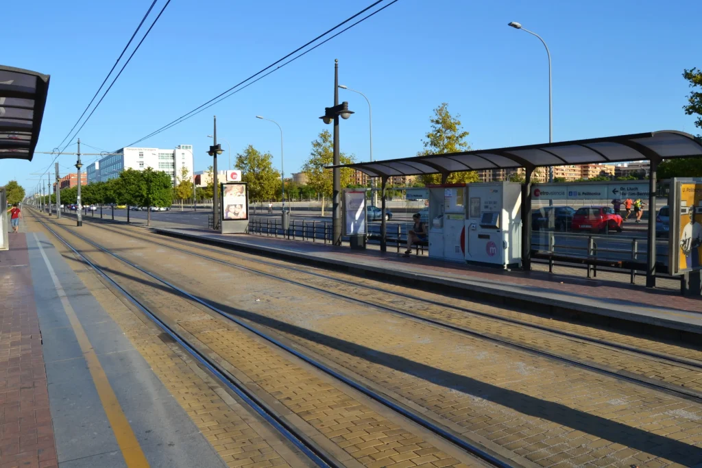 Estación de tranvia de la Universidad Politécnica de Valencia Estación de tranvia de la Universidad Politécnica de Valencia