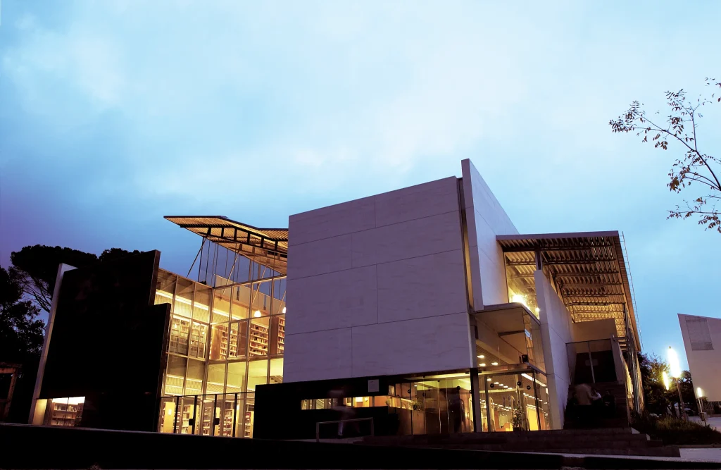 Montilivi Biblioteca Exterior