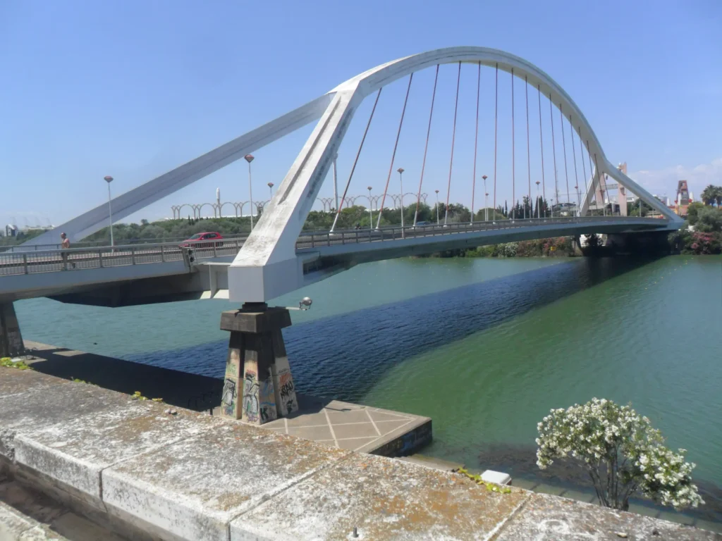 Puente de la Barqueta Sevilla