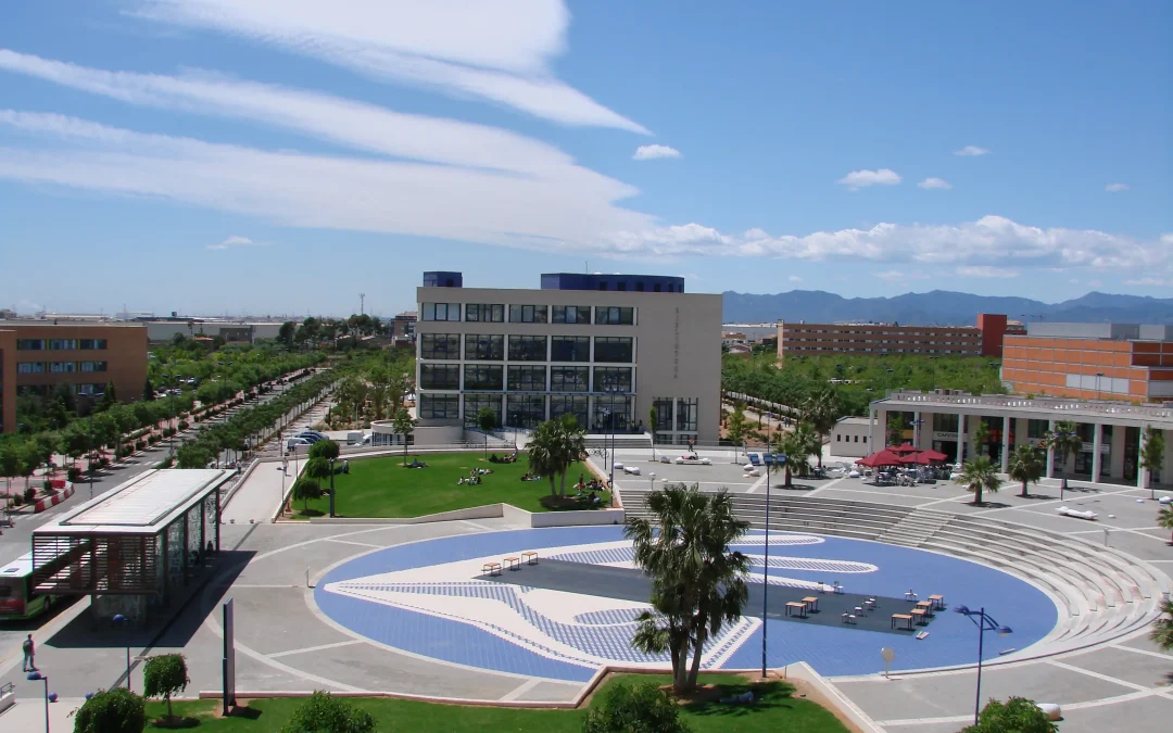 Universitat Jaume I: cómo llegar desde la estación, el centro o los municipios de la Plana