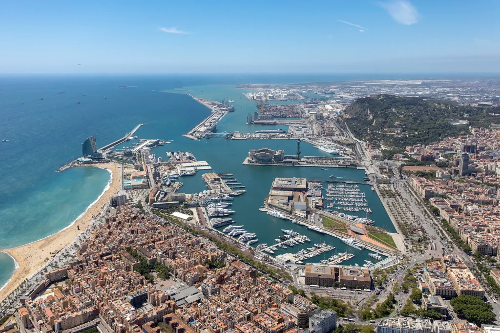 Vista aérea del puerto de Barcelona Vista aérea del puerto de Barcelona
