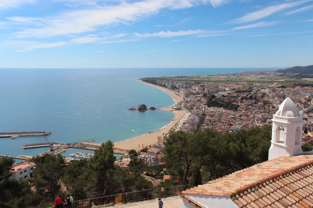 Vista de la playa de Fenals Vista de la playa de Fenals