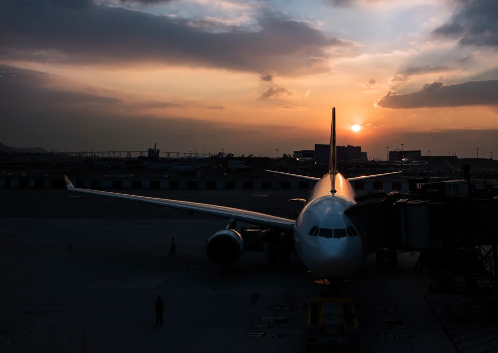 Avión de madrugada