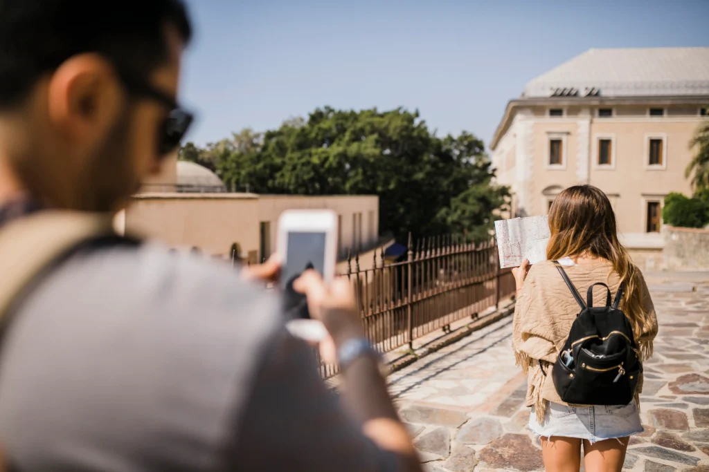 Pareja de viaje por A Coruña