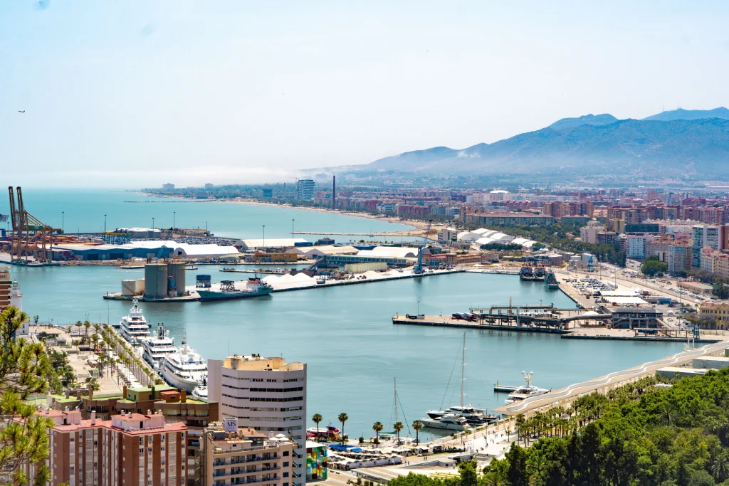 Puerto de Málaga Puerto de Málaga