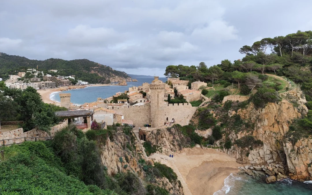 Cómo ir desde Girona a la Costa Brava sin alquilar coche ni esperar autobuses