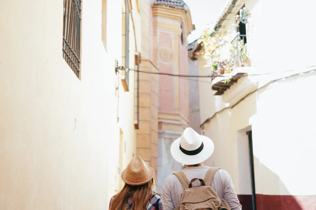 Turistas caminando