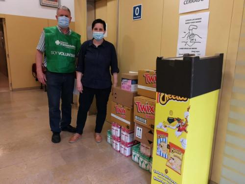 Entrega de Comida y Botellas de Gel Hidroalcohólico en CAS Barcelona